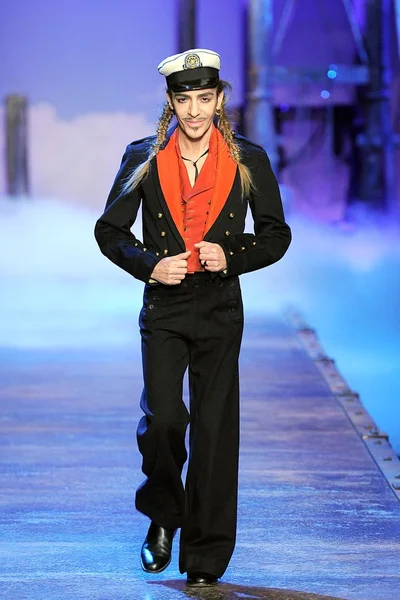 Look 48
